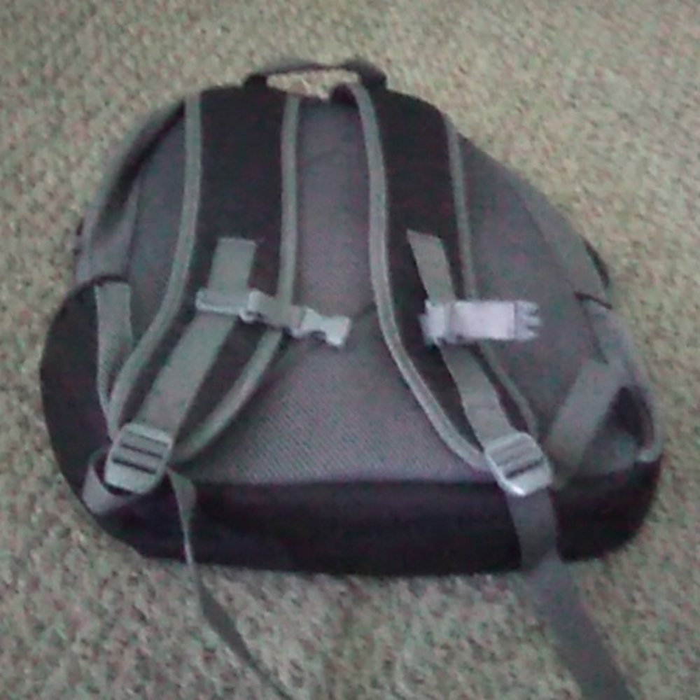 Backpack - Picture 3 of 9